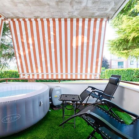 Wolf House - Peschiera Holiday - Jacuzzi Privata Peschiera del Garda Extérieur photo
